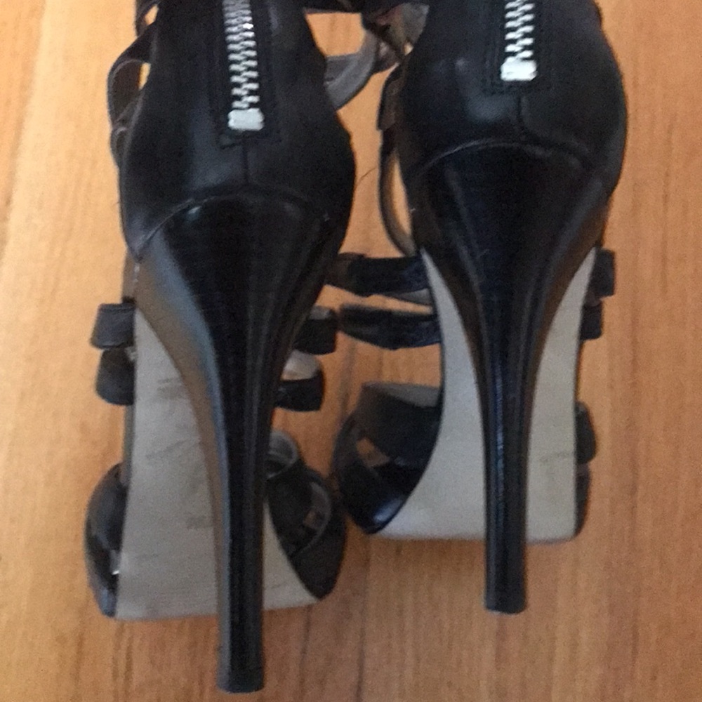 GUESS Open toe Heels - Picture 4 of 8